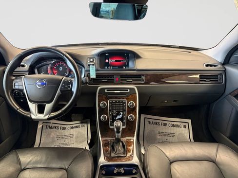 Used 2016 Volvo XC70 T5 Premier w/ Proximity Package image 20