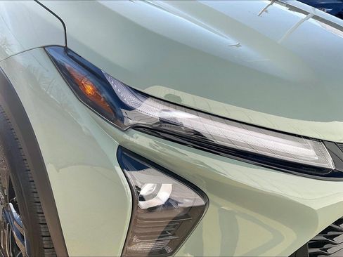 Used 2025 Chevrolet Trax ACTIV image 32