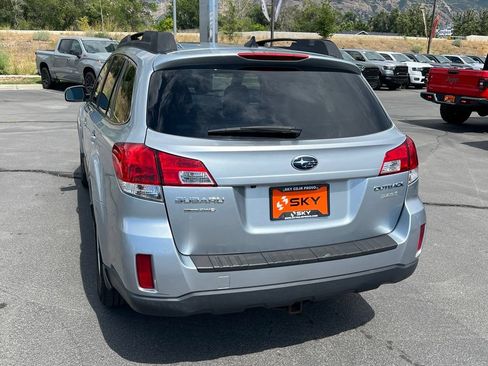 Used 2013 Subaru Outback 2.5i Limited w/ Moonroof Pkg AWD/4WD image 11