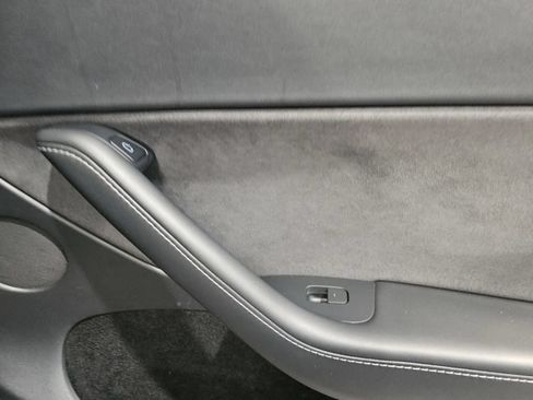Used 2022 Tesla Model Y Long Range AWD/4WD image 8