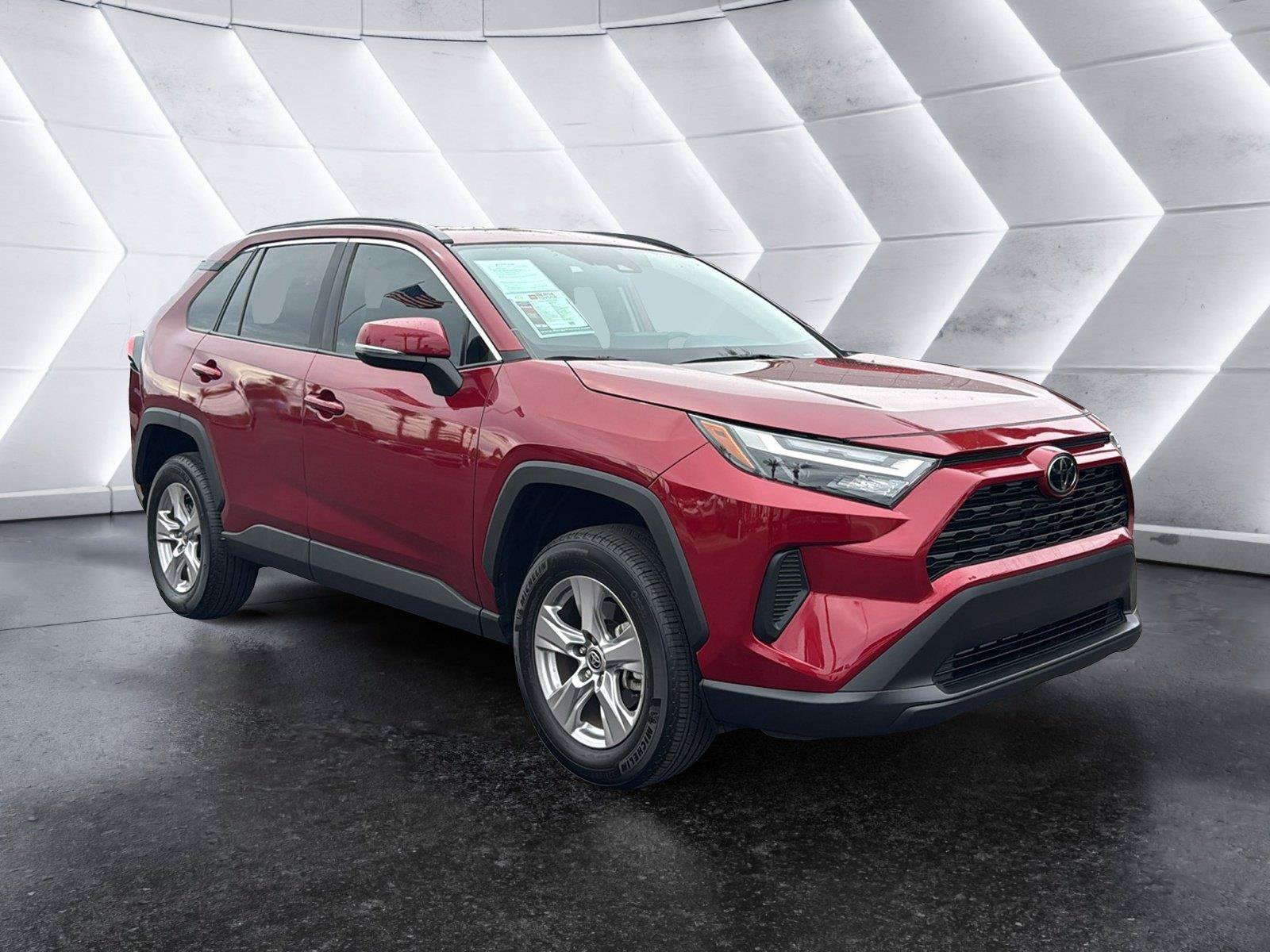 Used 2025 Toyota RAV4 XLE w/ Convenience Package FWD image 1