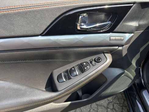 Used 2023 Nissan Maxima SR w/ Sport Mat Group FWD image 13