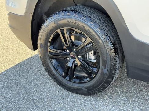 Used 2022 GMC Terrain AT4 w/ Tech Package image 12