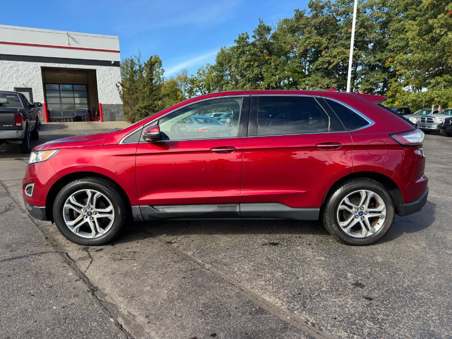 Used 2018 Ford Edge Titanium w/ Technology Package FWD image 2