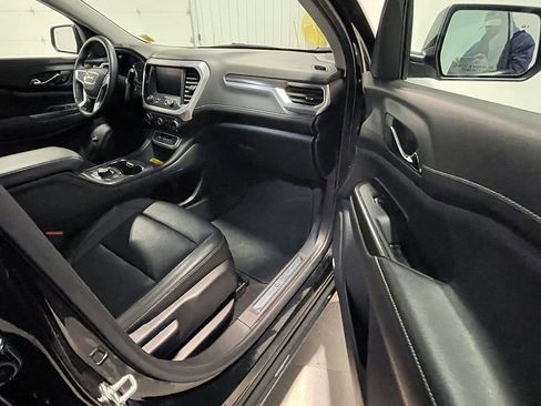 Used 2023 GMC Acadia SLT image 27