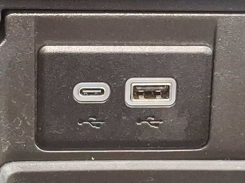 Used 2023 GMC Yukon XL Denali image 26