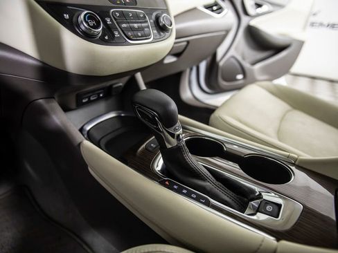 Used 2024 Chevrolet Malibu LT image 33