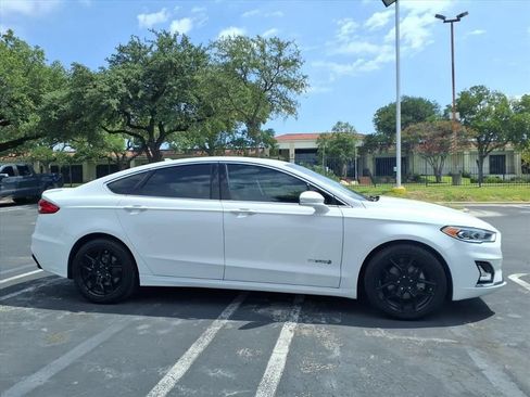 Used 2019 Ford Fusion Titanium FWD image 3