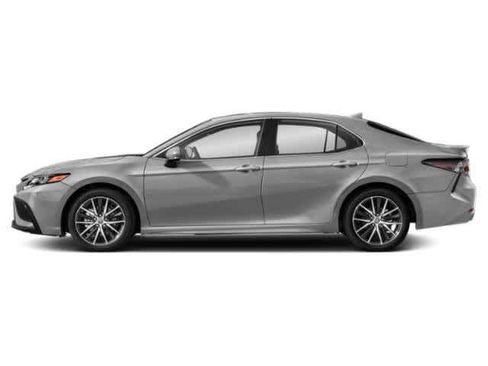 Used 2024 Toyota Camry SE FWD image 3