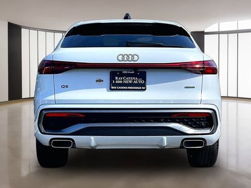 Used 2025 Audi Q5 Premium w/ Convenience Package image 6