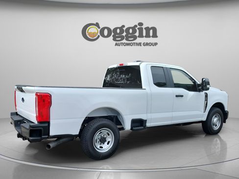 New 2026 Ford F250 XL w/ F-250 >10K GVWR Package image 5