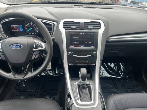 Used 2014 Ford Fusion SE FWD image 31