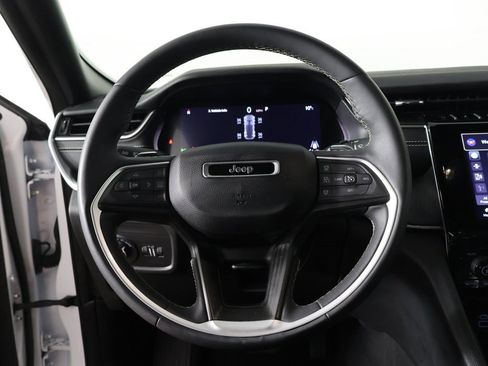 Used 2024 Jeep Grand Cherokee Altitude image 37