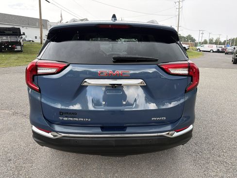Used 2024 GMC Terrain SLT AWD/4WD image 4