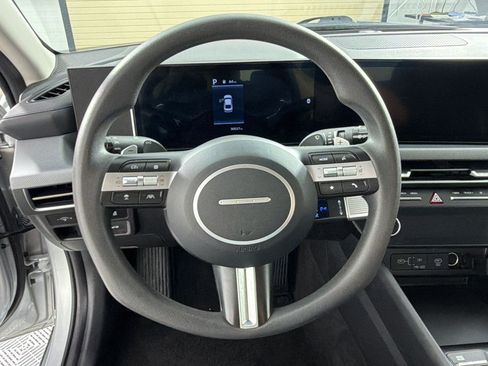 Used 2025 Hyundai Sonata SEL FWD image 11