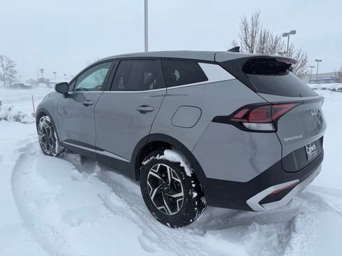 Used 2023 Kia Sportage LX image 5