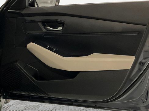Certified 2025 Honda Accord LX image 27