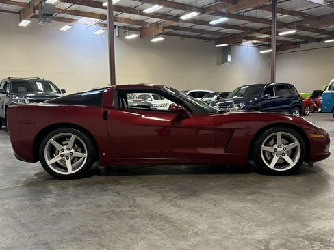 Used 2006 Chevrolet Corvette Coupe w/ Preferred Equipment Group RWD image 8