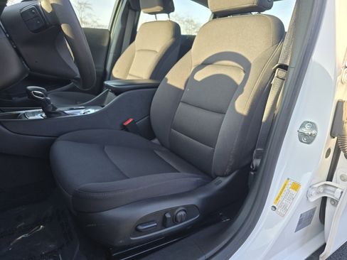 Used 2024 Chevrolet Malibu LT image 21