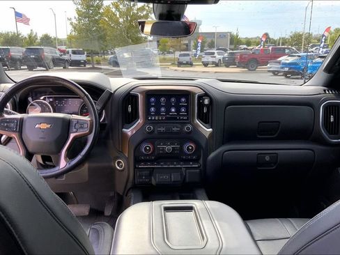 Used 2019 Chevrolet Silverado 1500 High Country w/ Technology Package AWD/4WD image 10