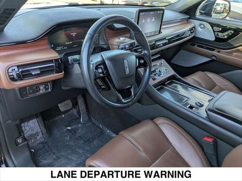 Used 2023 Lincoln Aviator Reserve w/ Equipment Group 201A image 12