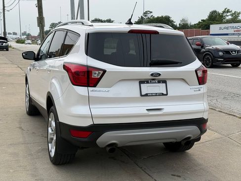 Used 2019 Ford Escape Titanium AWD/4WD image 9