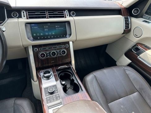 Used 2017 Land Rover Range Rover HSE image 19