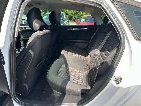 Used 2016 Ford Fusion SE FWD image 15