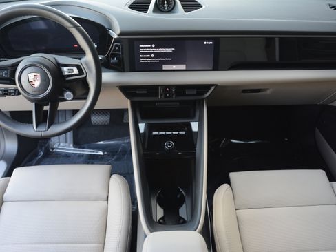 Certified 2025 Porsche Macan 4 Electric image 12