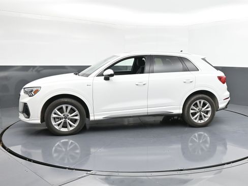 Used 2023 Audi Q3 2.0T Premium w/ Convenience Package image 5