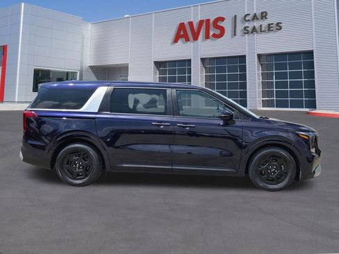 Used 2025 Kia Carnival FWD image 5