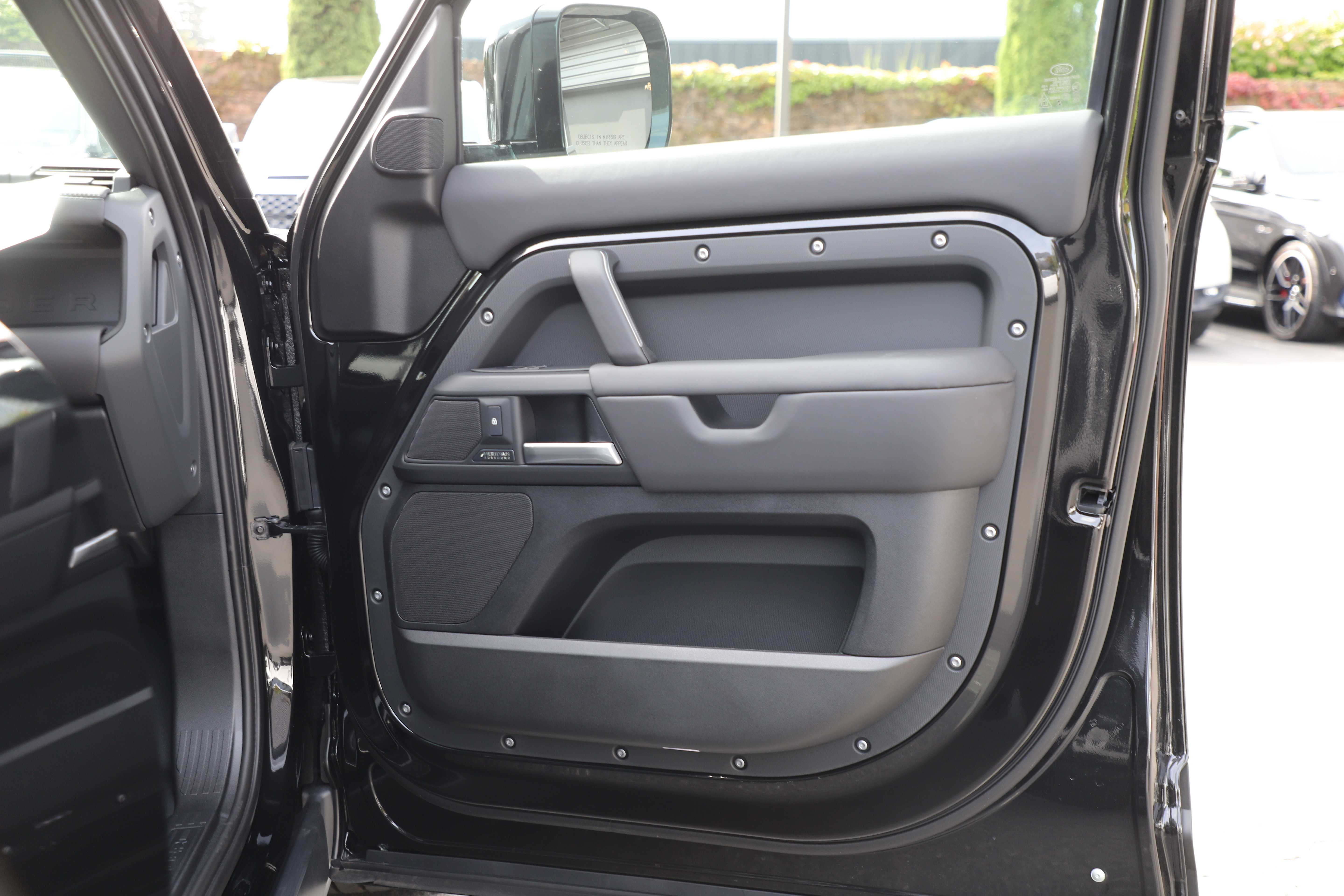 New 2026 Land Rover Defender 110 X-Dynamic SE AWD/4WD image 7