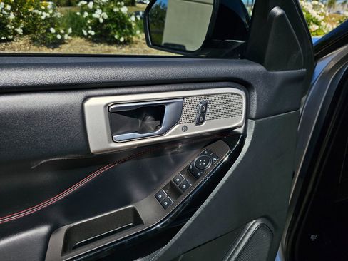 Used 2024 Ford Explorer ST-Line w/ Class IV Trailer Tow Package image 16