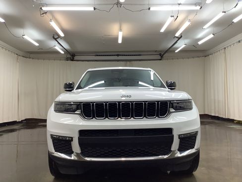 Used 2023 Jeep Grand Cherokee L Limited image 11