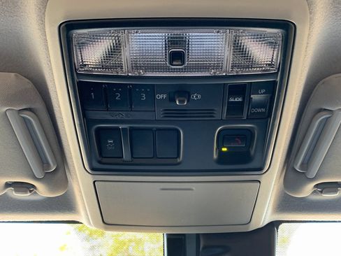 Used 2022 Toyota 4Runner SR5 Premium image 17