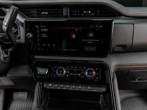 Used 2024 GMC Sierra 2500 AT4 w/ AT4 Premium Plus Package image 24