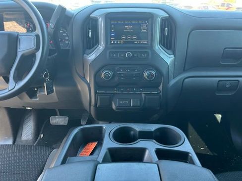 Used 2022 Chevrolet Silverado 1500 Custom image 9