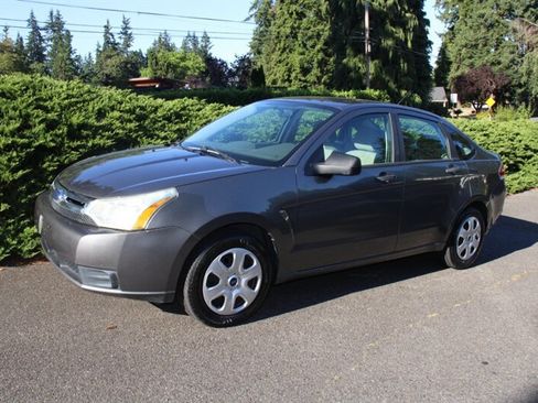 Used 2010 Ford Focus SE FWD image 1