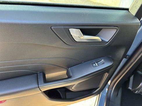 New 2026 Ford Escape Platinum w/ Class II Trailer Tow Package image 16