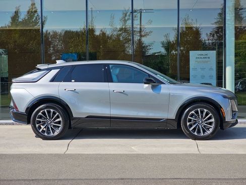 New 2026 Cadillac Lyriq Sport AWD/4WD image 6