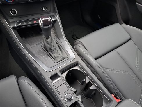New 2025 Audi Q3 2.0T Premium image 15