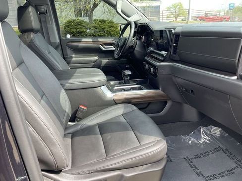 Used 2023 Chevrolet Silverado 1500 LT Trail Boss w/ Convenience Package II image 17