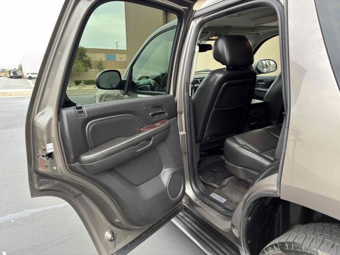 Used 2011 GMC Yukon Denali AWD/4WD image 47