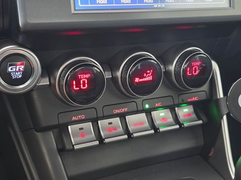 Used 2023 Toyota GR86 Premium w/ ALL Weather Mat Package (TMS) RWD image 29