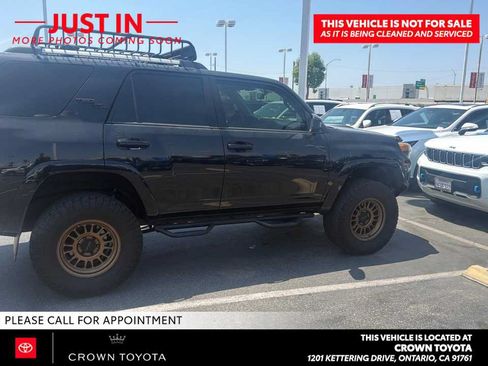 Used 2018 Toyota 4Runner TRD Off-Road AWD/4WD image 4