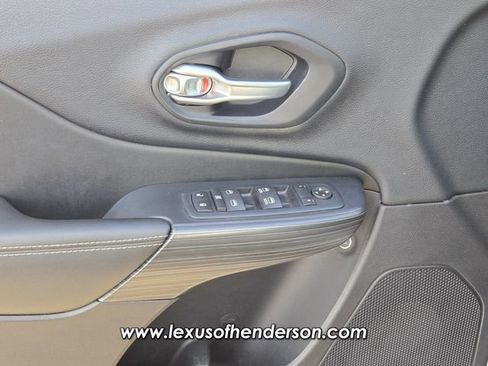 Used 2016 Jeep Cherokee Limited AWD/4WD image 19
