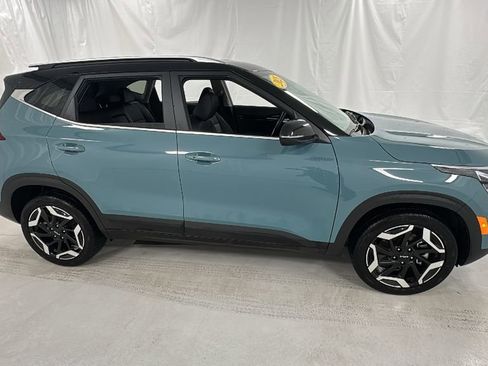 Used 2025 Kia Seltos SX image 2