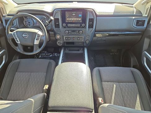 Used 2024 Nissan Titan SV w/ SV Convenience Package image 18