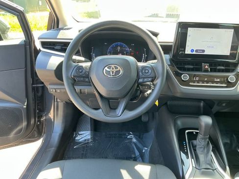 Used 2026 Toyota Corolla LE FWD image 13