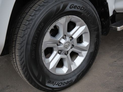 Certified 2018 Toyota 4Runner SR5 image 16